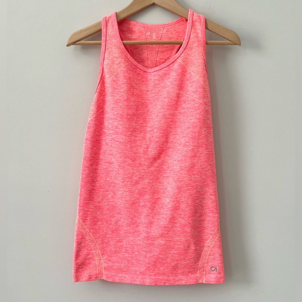 Gap Fit Racer Back Athletic Workout top Size M Pink